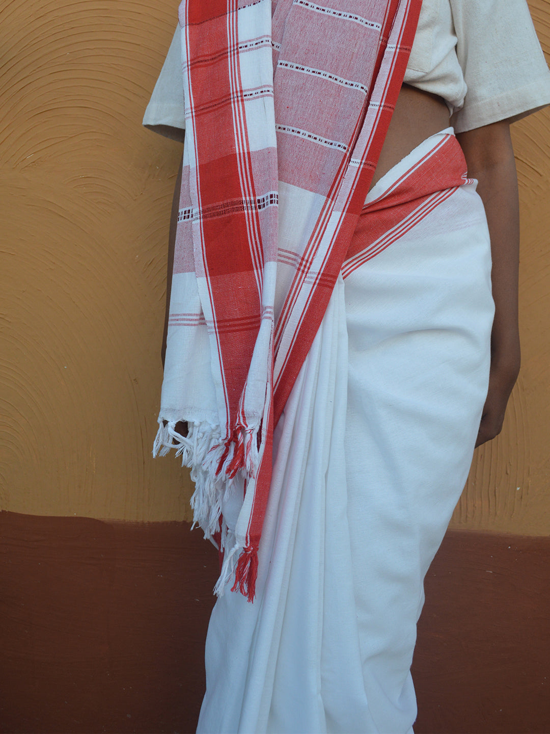 Padhiya Nooha Plain Saree Pure Cotton White and Red – Johar Tribal Mart